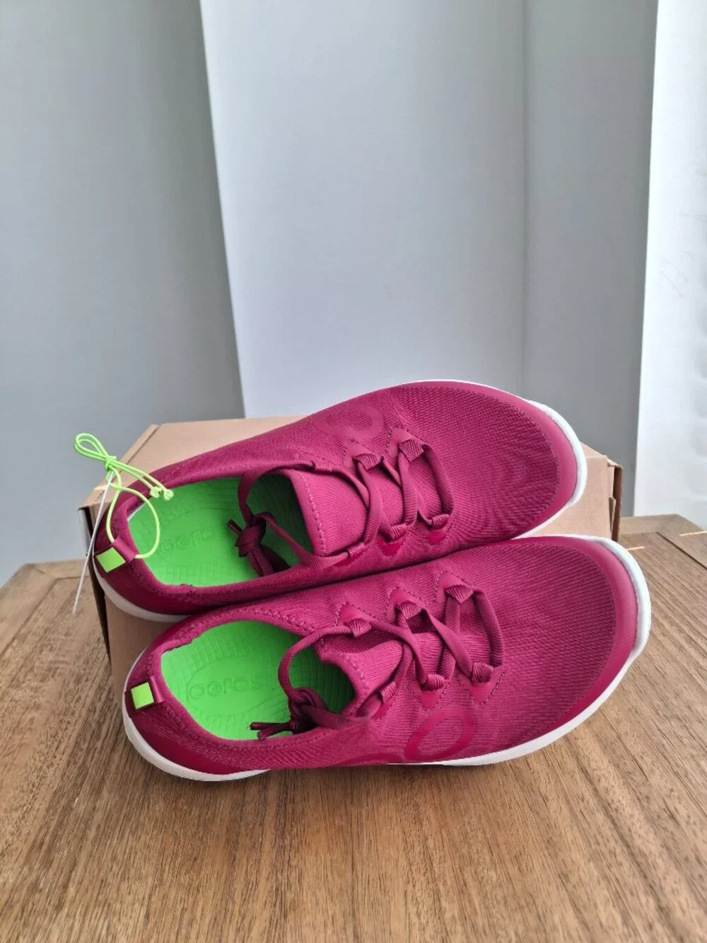 (New) OOFOS – OOmg Sport LS Recovery Shoes (Rosebud) – Women's 8